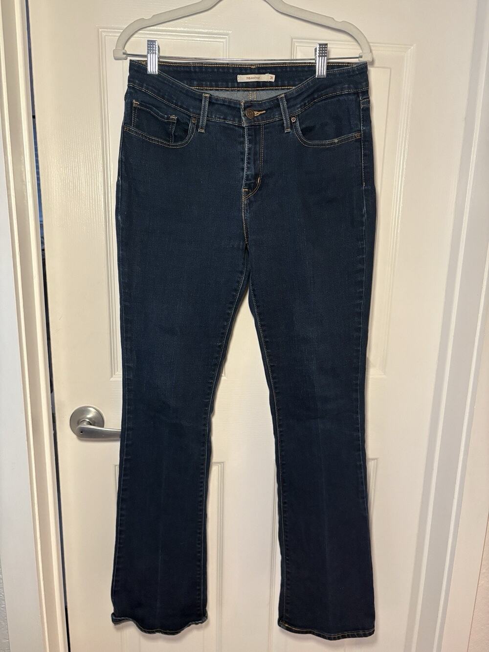 Levi's Women’s Slim Dark Wash Blue Denim Jeans, Mid Rise, 5-Pocket Logo 31x32